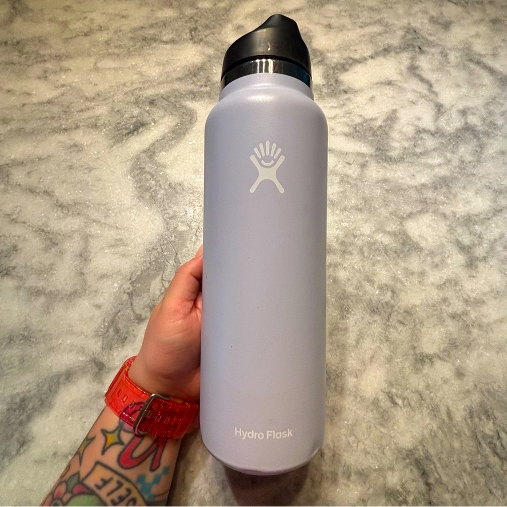 pastel 40oz hydroflask 💜